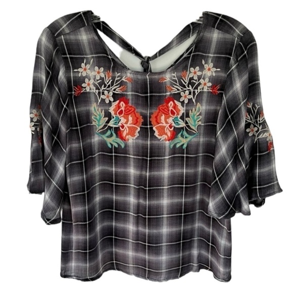 Anthropologie Tops - THML Anthropologie plaid pattern floral embroidered short butterfly sleeves top